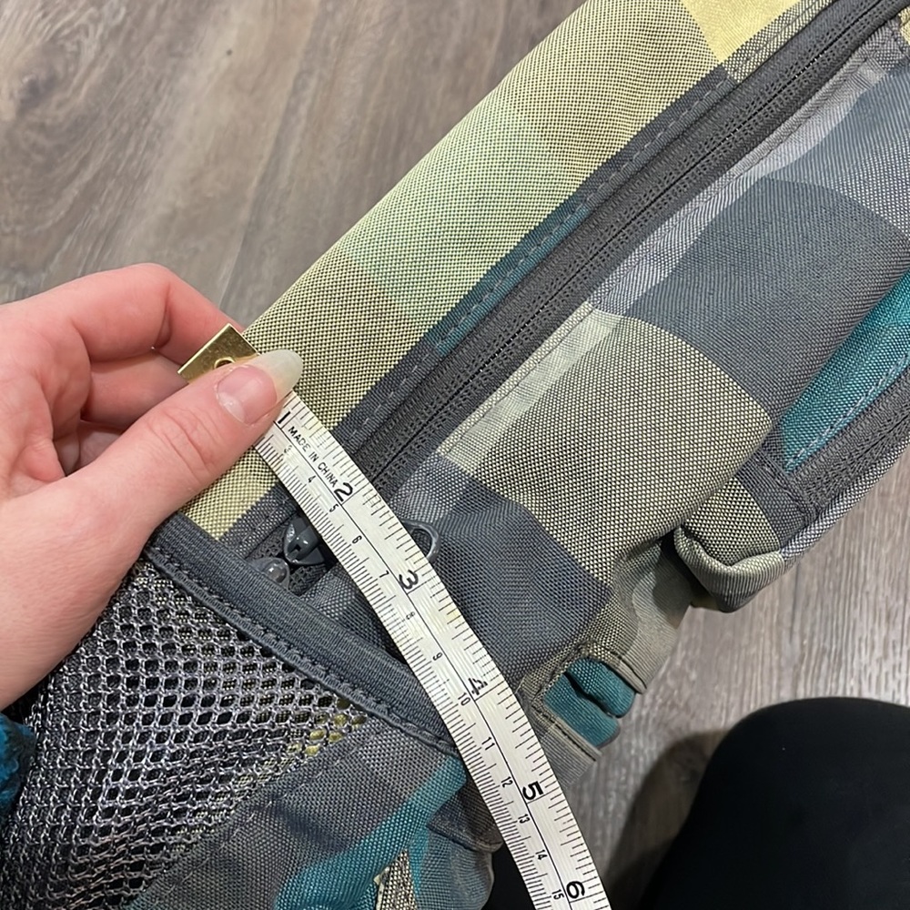 Dakine Backpack - Picture 7 of 7